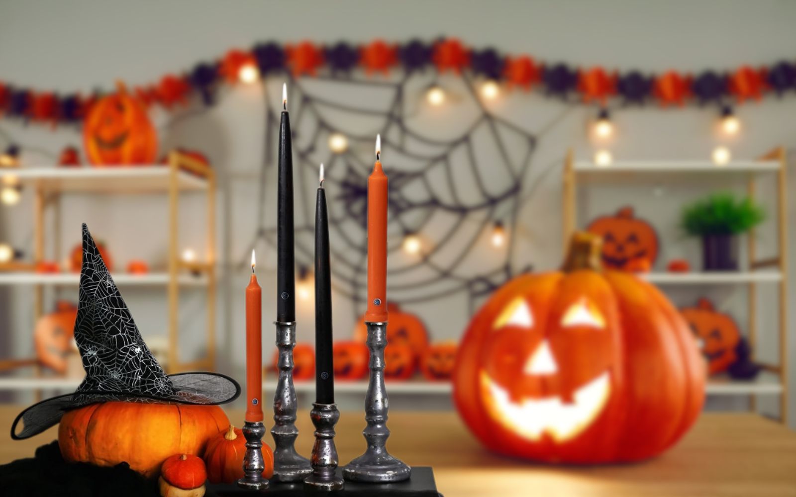 Halloween Candle Décor Tips: From Spooky to Cozy